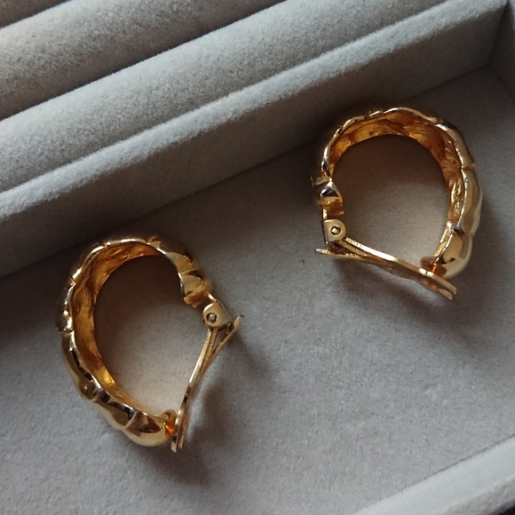 lPaolo Classic Gold Tone CLIP ON Hoop Earrings - Picture 12 of 12